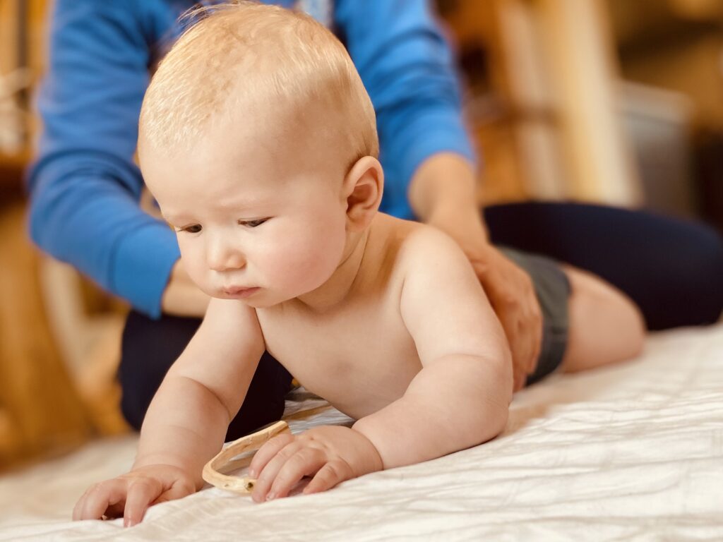 Sanfte Babymassage: Welche Produkte du wirklich brauchst – und welche NICHT
